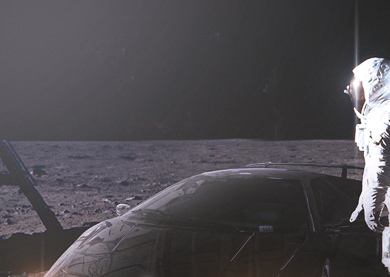 linksboven Schilderij Lamborghini op de Maan